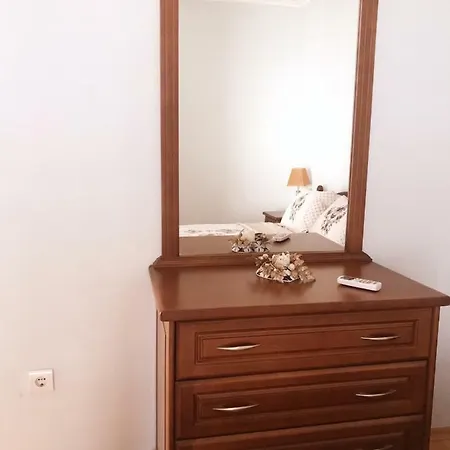 Sun 1 - Family Apart * Slăntjev Brjag